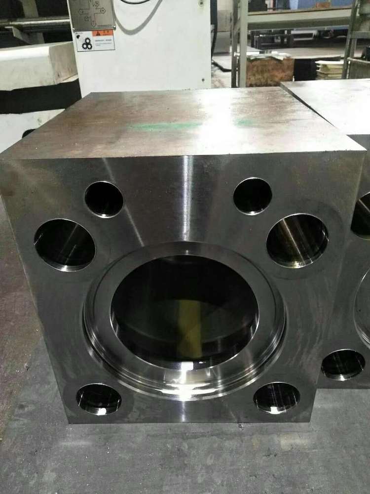 深孔钻与耐斯小六轴深孔机床 轴类深孔加工的精密之选